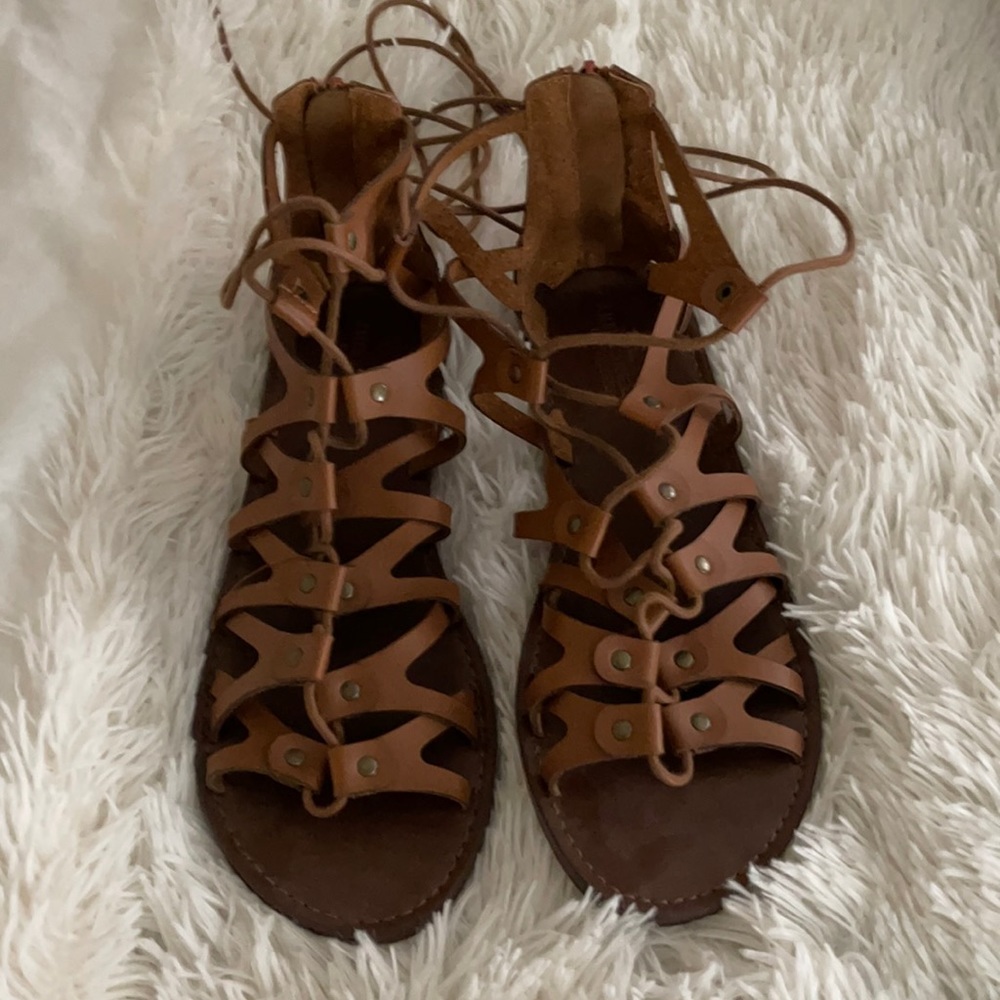 American Eagle sandals